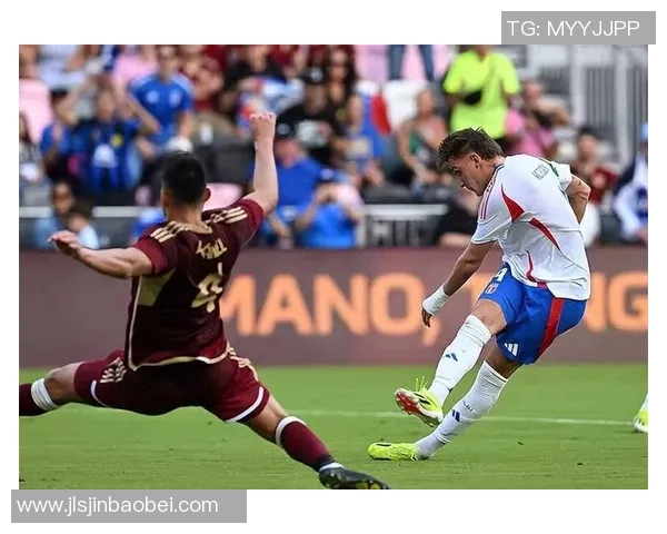 意大利当家足球球星带领球队再创辉煌展望未来赛事前景