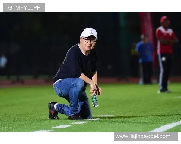 董路与世界足球巨星的亲密合影揭秘 球场背后的动人故事